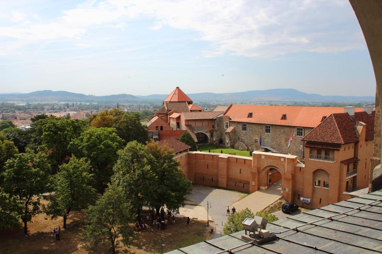 Hotel Adalbert Szent György Ház Esztergom Kültér fotó